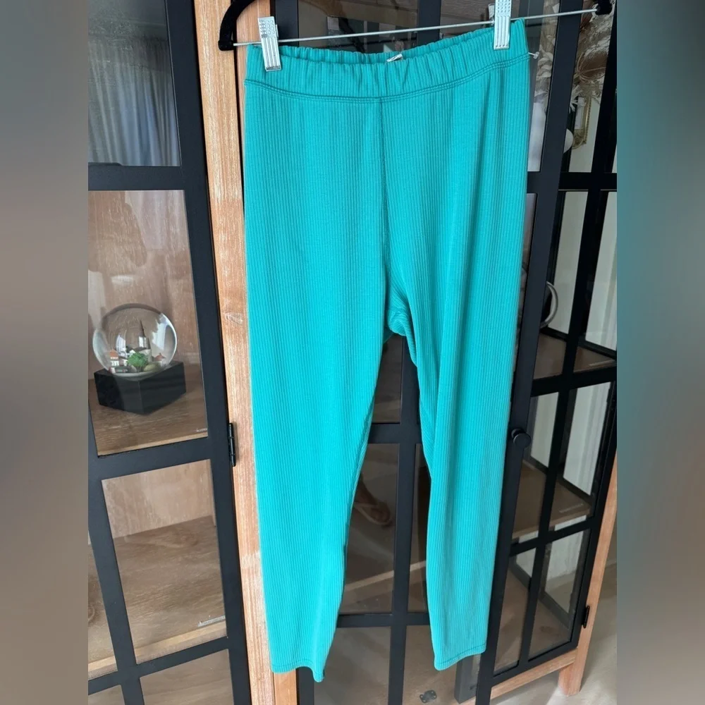 ALO leggings ribbed blissful high waisted 7/8 ocean teal emerald workout